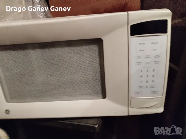   Три микровълнови печки. 