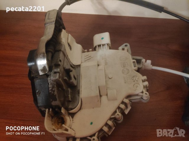 Продавам - оригинална брава + основата на дръжката за предна лява врата на Ауди, снимка 7 - Части - 33303178