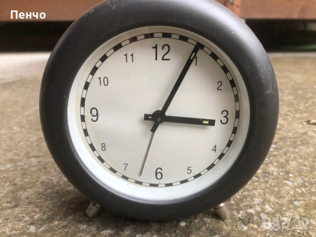 стар часовник - будилник - реклама на АВТОМОБИЛНИ ГУМИ, снимка 3 - Антикварни и старинни предмети - 40838759