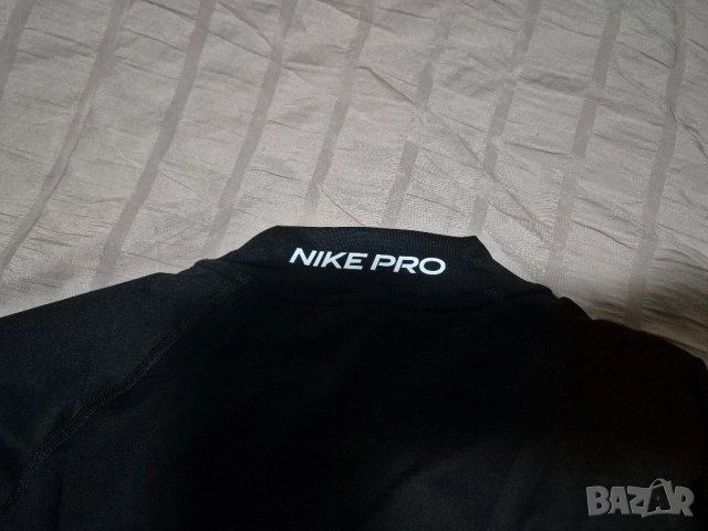 Nike pro-размер-М, снимка 4 - Блузи - 52348760