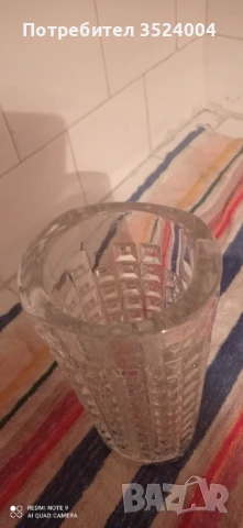Нова кристална ваза ръчно гравирана от 70-80 те години на сливенския завод Васил Коларов, снимка 2 - Други - 51379822