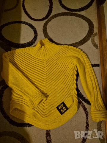 жълт пуловер VDR, снимка 2 - Блузи с дълъг ръкав и пуловери - 52515650
