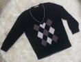 Черна блузка по тялото с бежово-сиви ромбчета и с остро деколте , снимка 1 - Блузи с дълъг ръкав и пуловери - 43334663