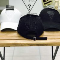 Шапка с козирка Guess, снимка 1 - Шапки - 32241917