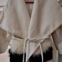 Бяло палтенце с лисица, снимка 1 - Палта, манта - 34813042