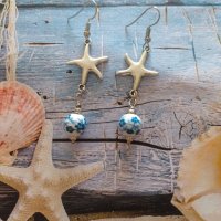Красиви обеци Морска звезда и порцеланови ръчно рисувани мъниста в стил Ибиза , снимка 1 - Обеци - 26376194