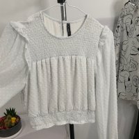 Блуза в размер M-L, снимка 6 - Блузи с дълъг ръкав и пуловери - 44096824