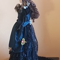Голяма порцеланова кукла със стойка , снимка 3 - Кукли - 37672310