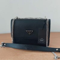 Черна чанта Prada код SG116, снимка 1 - Чанти - 37002128