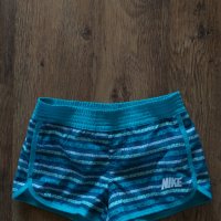 nike - страхотни дамски шорти , снимка 2 - Спортни екипи - 37472966