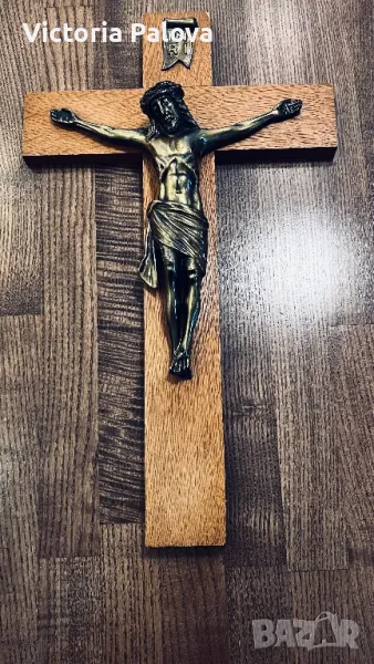 Дървен кръст с бронзова фигура Разпятие Христово , снимка 1