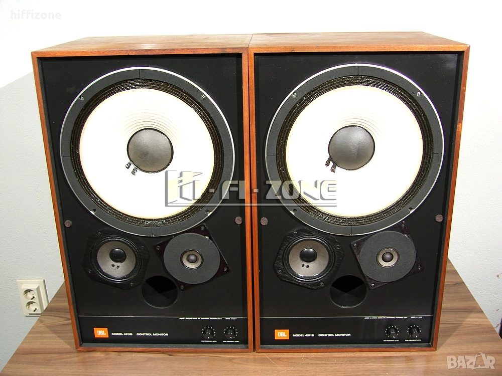 Тонколони Jbl model 4311b, снимка 1
