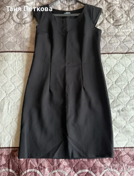 Изчистена дамска черна рокля , снимка 1