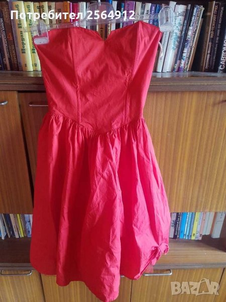 Продавам червена рокля, снимка 1