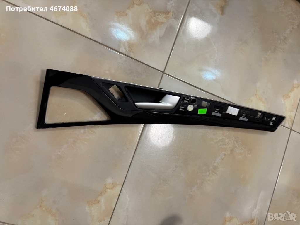 Лайсна панел+дръжка за отварено отвътре на задна дясна врата Ауди A8 D4 4H само за 100лв. 4H0839020, снимка 1