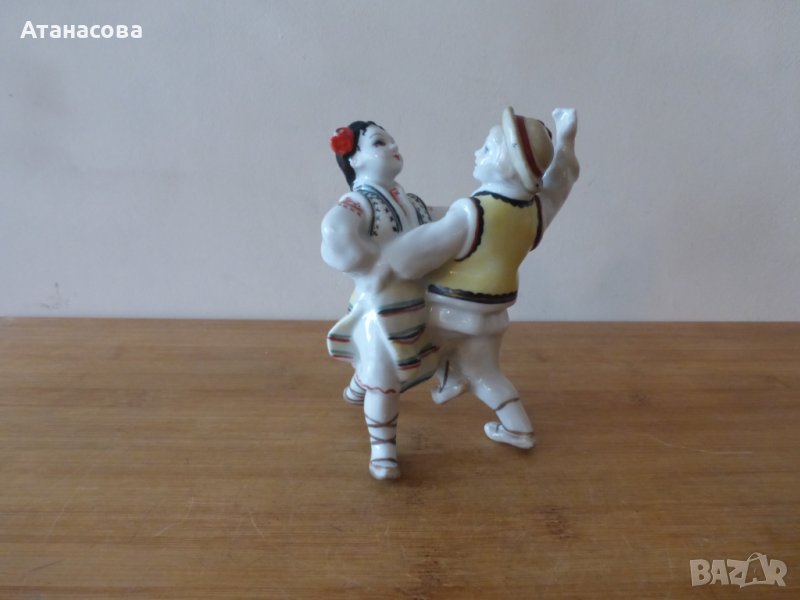 Украинска порцеланова фигура Танцуваща двойка 1960 г статуетка, снимка 1