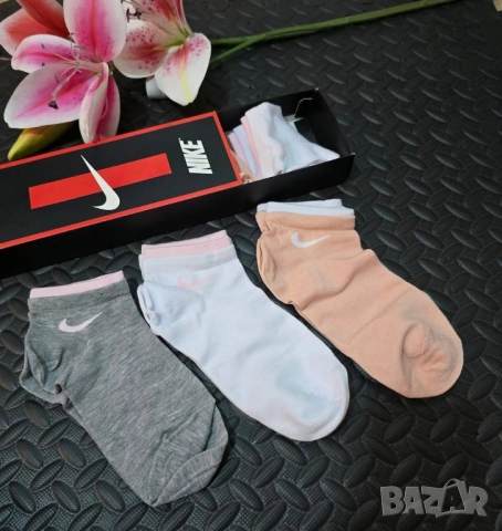 чорапи в кутия nike calvin klein , снимка 4 - Дамски чорапи - 51633947