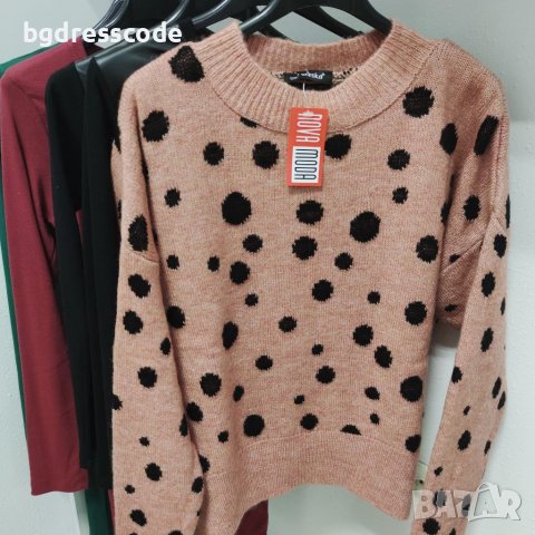 Мек пуловер точки 🖤, снимка 1 - Блузи с дълъг ръкав и пуловери - 38451929