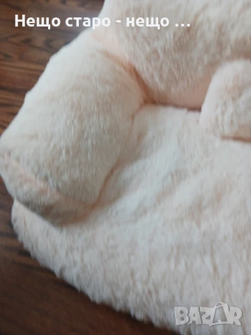 Котешки диван с малка декоративна възглавничка, снимка 2 - Дивани и мека мебел - 51279166