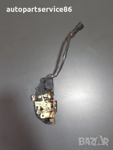 брава на предната лява врата за KIA Carnival CRDi (2002–2006), снимка 2 - Части - 53198565