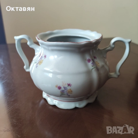 Порцеланова захарница