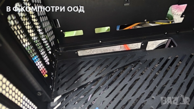 Компютърна кутия GIGABYTE C500, снимка 11 - Захранвания и кутии - 52574878