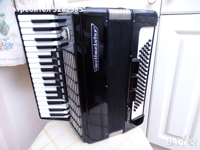 Акордеон Велтмайстер Стела 80 баса, снимка 2 - Акордеони - 52653250