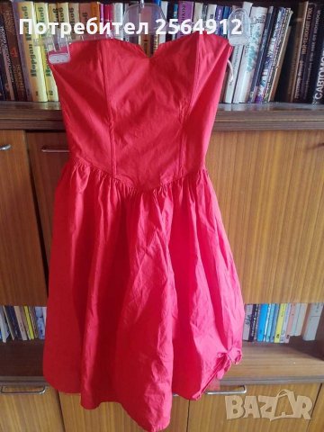 Продавам червена рокля, снимка 1 - Рокли - 28648314