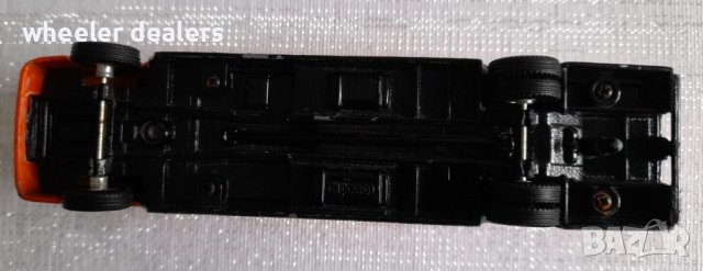 Метална количка- Corgi Камион Volvo фургон 1/64, снимка 8 - Колекции - 38532939