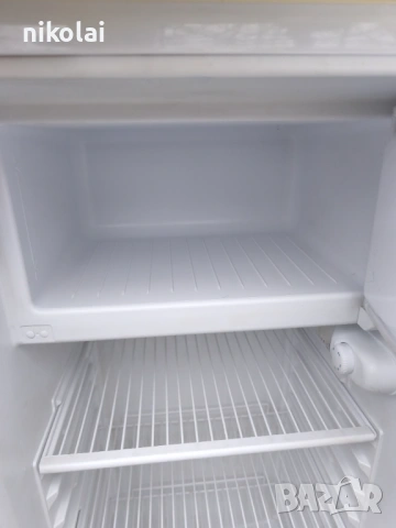 Хладилник с камера Crown , снимка 3 - Хладилници - 53384029