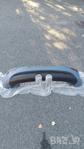 Спойлер / тунинг добавка за задна броня – R32 стил за Volkswagen Golf V (2004-2008)