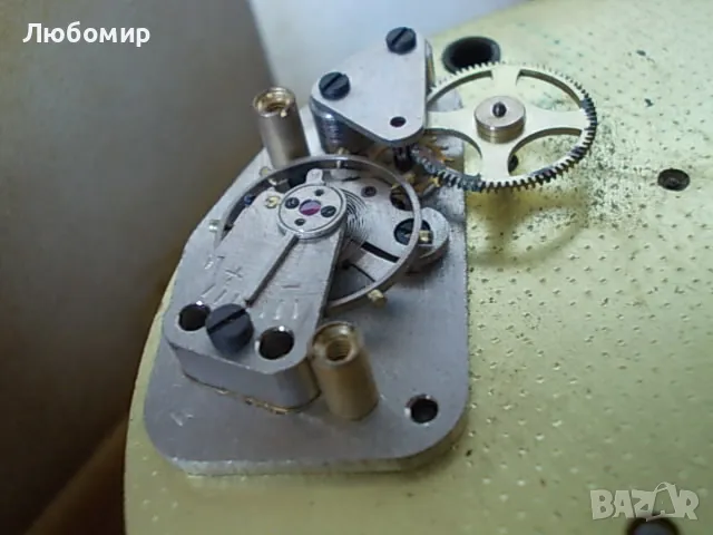 Стар настолен часовник Весна, снимка 8 - Антикварни и старинни предмети - 50372195