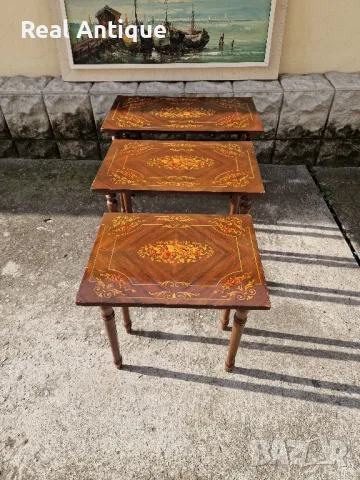 Страхотен к-т от 3 броя антикварни английски дървени масички с интарзия , снимка 4 - Антикварни и старинни предмети - 48531048