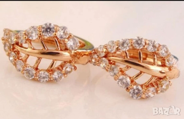 Обеци блестящи листенца от 9к попълнено злато 15 лв.