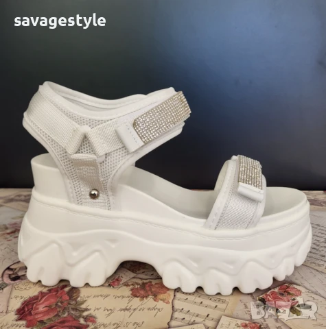 Дамски сандали в бяло на платформа, снимка 2 - Сандали - 51308135