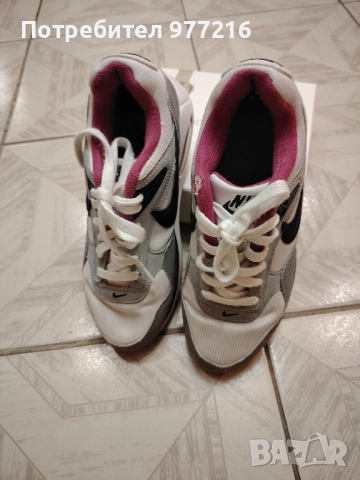 Дамски маратонки Nike Air , снимка 5 - Маратонки - 51812960