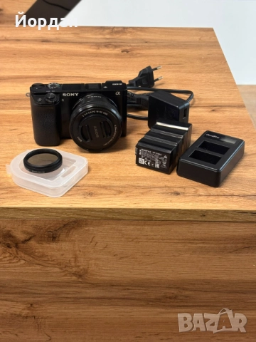 Sony A6000 с обектив 16–50mm + комплект аксесоари, снимка 2 - Фотоапарати - 52454350
