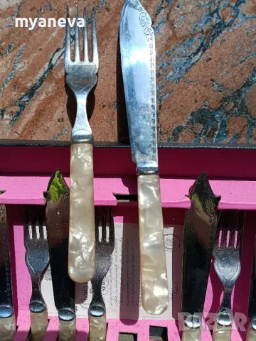 КОМПЛЕКТ ОТ 12 ВИНТИДЖ ХРОМИРАНИ НОЖОВЕ И ВИЛИЦИ ЗА РИБА С ДРЪЖКИ ОТ СЕДЕФ, снимка 6 - Други - 49680782