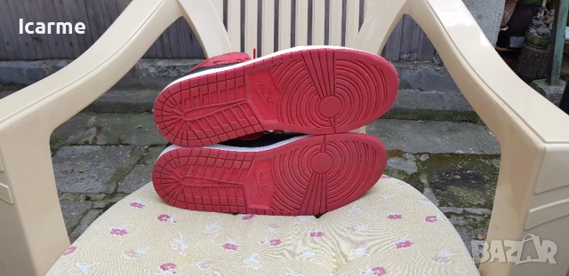 Оригинални маратонки Air Jordan 1 Mid, снимка 8 - Маратонки - 52054384