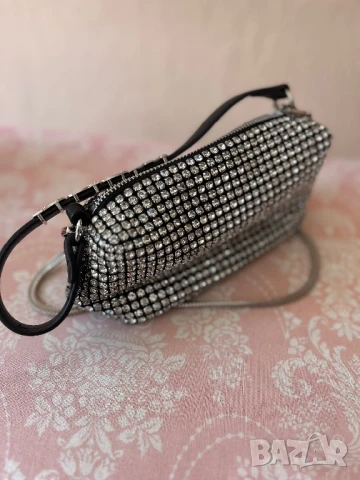 Wang уникално красива чантичка, снимка 3 - Чанти - 51225541