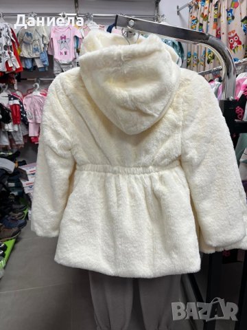 Пухено палтенце , снимка 2 - Детски якета и елеци - 43901474