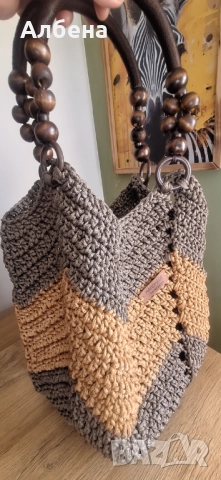 Ръчно плетени дамски чанти