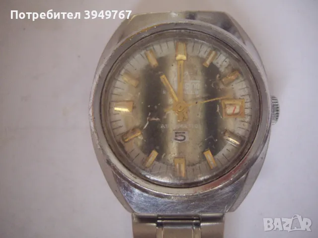 Стар мъжки автоматичен часовник.