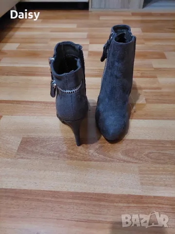 Дамски боти на ток