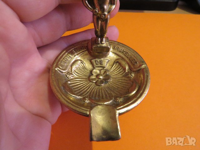 пепелник, стар, бронзов - Брюкселското пикаещо момченце - момчето спасило града - оригинал Брюксел., снимка 3 - Антикварни и старинни предмети - 37536539