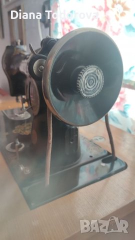 Продавам руска шевна машина шкаф, снимка 4 - Други стоки за дома - 37841906