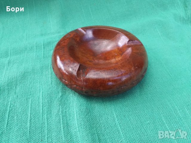 Стар дървен пепелник