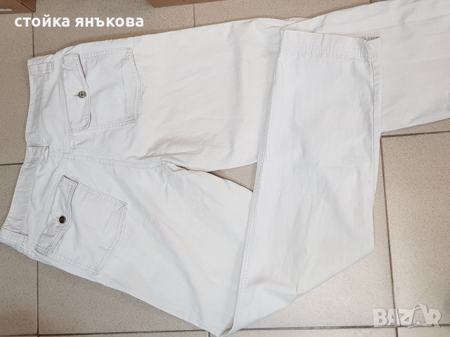 Продавам бял мъжки спортно елегантен панталон , снимка 1 - Панталони - 32819591