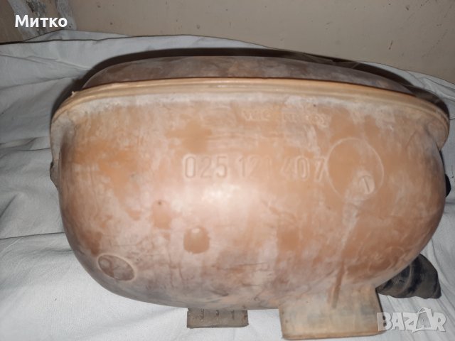 Разширително казанче за охладителната течност от Фолксваген Транспортер Ванагон 1979 до 2000г., снимка 5 - Части - 38462553