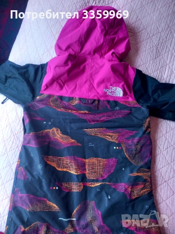  NORTH FACE зимно дамско яке. Размер S,.  Оригинално вижда се от холограмата, снимка 2 - Якета - 52771004